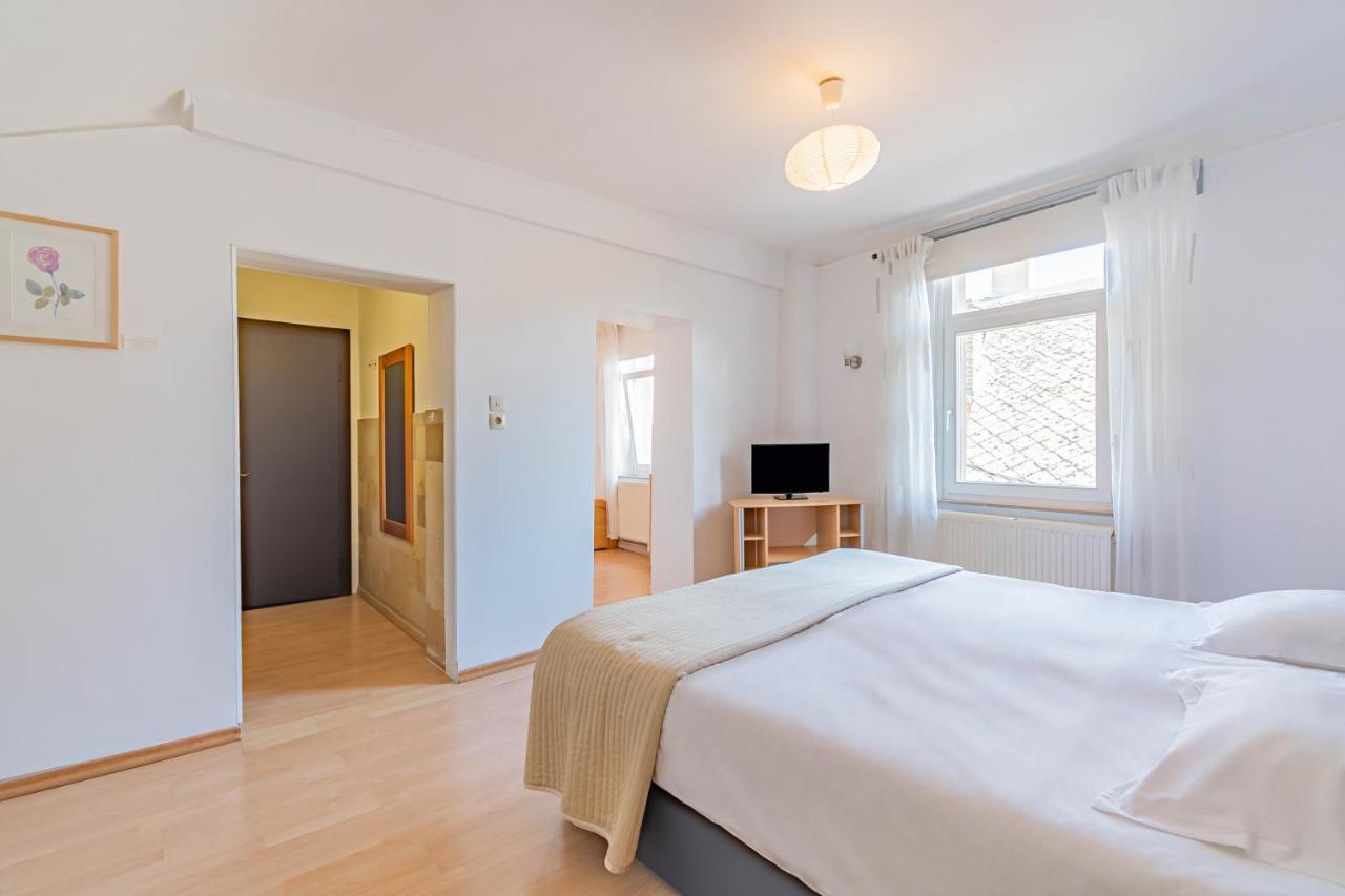 Hotel Le Petit Poete Ехтернах Екстер'єр фото